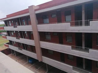 Room - Ad posted by Athi Pantshwa