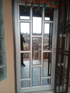 AFFORDABLE ALUMINIUM AND GLASS WINDOWS DOORS REPAIRS /GLASS REPLACEMENTS0844436971