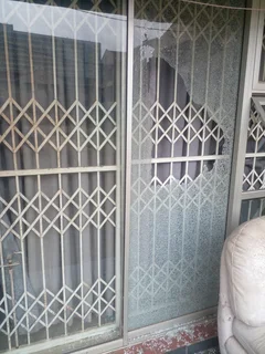 AFFORDABLE ALUMINIUM AND GLASS WINDOWS DOORS REPAIRS /GLASS REPLACEMENTS0844436971