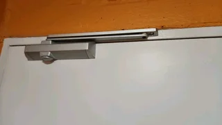 We offer professional glazing services and aluminum fitting.