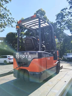 Rollback, flatbed towing local and long distance contact 083 212 9879 for a quote