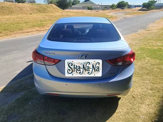 2012 HYUNDAI ELANTRA