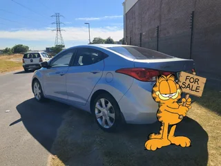 2012 HYUNDAI ELANTRA