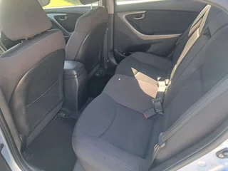 2012 HYUNDAI ELANTRA