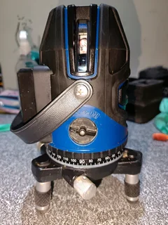 Mac Afric 5-Line Rechargeable Laser Level – Excellent Condition!