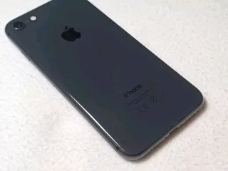 Silver apple Iphone 8
