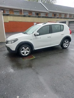 White Renault Sandero