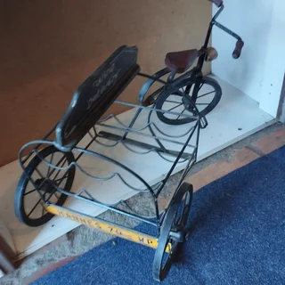 Vintage Decorative Wine Rack (6 Bottles)