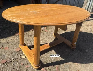 Oval Oak Diningroom Table
