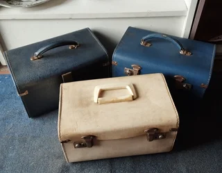 Vintage Vanity Cases (3)