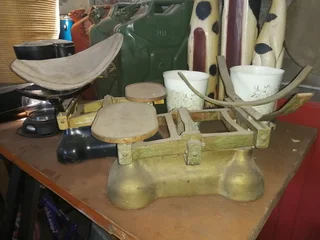 Vintage Avery Scales x 2 (both)