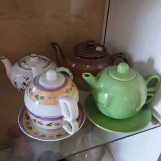 Vintage Tea Pots (Each)