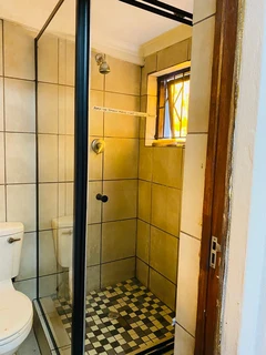 5 Bedroom house for SALE in Levallia George