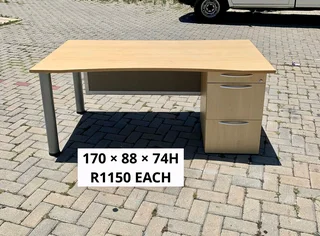 Excellent Quality Work Station Desk's