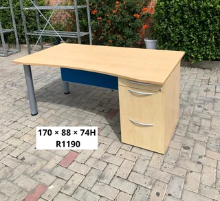 Excellent Quality Work Station Desk For Sale 6 Available