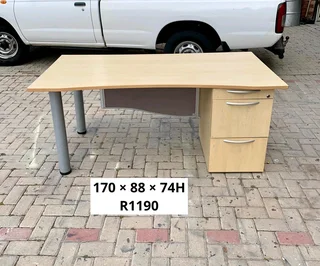 Excellent Quality Work Station Desk's For Sale