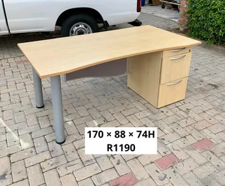 Excellent Quality Work Station Desk For Sale