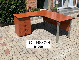L Shape Work Station Desk For Sale