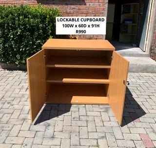 EXCELLENT QUALITY WORK STATION CUPBOARD FOR SALE