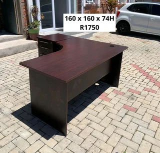 EXCELLENT QUALITY WORK STATION L SHAPE DESK