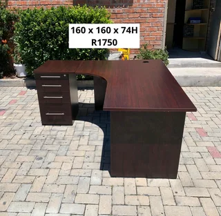 EXCELLENT QUALITY WORK STATION L SHAPE DESK