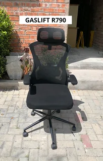 GAS LIFT HEIGHT ADJUSTABLE ARMS ADJUSTABLE CHAIR