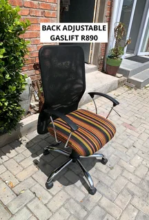 PLENTY OF OFFICE CHAIRS FOR SALE