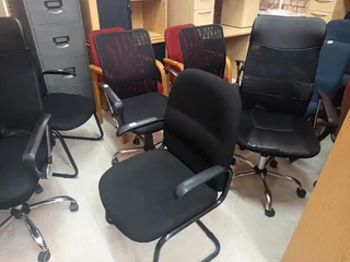 OFFICE CHAIR.S FROM R490 TO R990 EACH