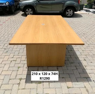 BOARD ROOM CONFERENCE TABLE FOR SALE