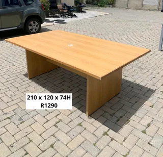 BOARD ROOM CONFERENCE TABLE