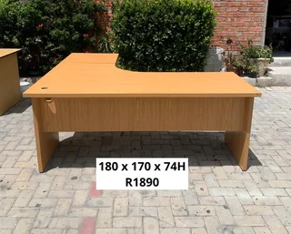 EXCELLENT QUALITY WORK STATION L SHAPE DESK FOR SALE