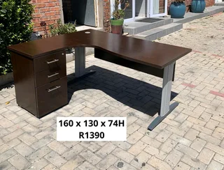EXCELLENT QUALITY WORK STATION L SHAPE DESK