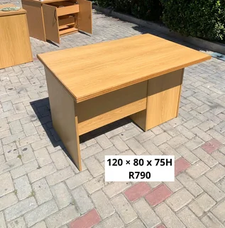 GOOD QUALITY WORK STATION DESK FOR SALE