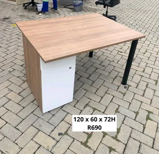 WORK STATION DESK FOR SALE