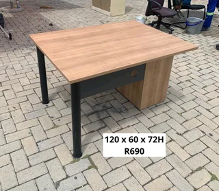 WORK STATION DESK FOR SALE