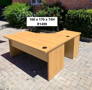 EXCELLENT QUALITY WORK STATION L SHAPE DESK FOR SALE