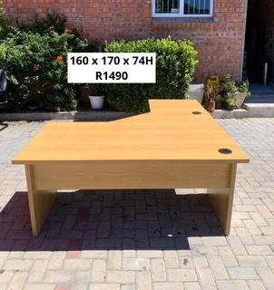 EXCELLENT QUALITY WORK STATION L SHAPE DESK FOR SALE