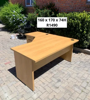 EXCELLENT QUALITY WORK STATION L SHAPE DESK FOR SALE
