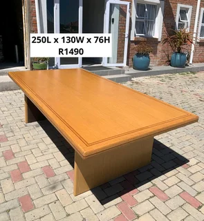 Excellent Quality Work Station Board Room Conference Table