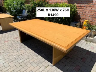 EXCELLENT QUALITY WORK STATION BOARD ROOM CONFERENCE TABLE