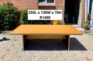 EXCELLENT QUALITY WORK STATION BOARD ROOM CONFERENCE TABLE