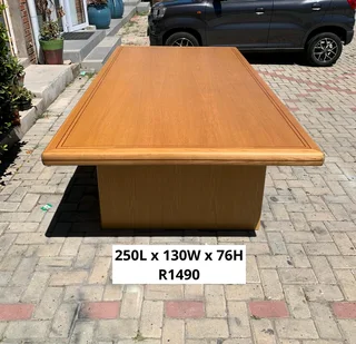 EXCELLENT QUALITY WORK STATION BOARD ROOM CONFERENCE TABLE