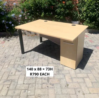 Good Quality Work Station Desk For Sale
