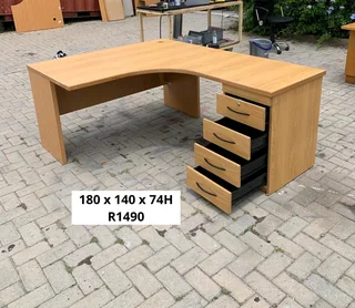 GOOD QUALITY WORK STATION L SHAPE DESK FOR SALE