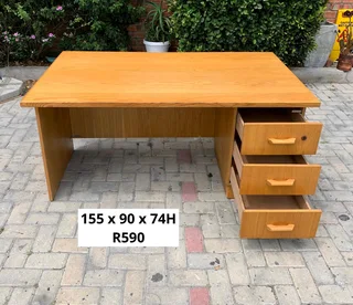 DESK FOR SALE