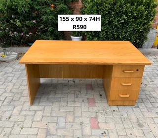 DESK FOR SALE