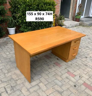 DESK FOR SALE