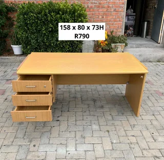WORK STATION DESK FOR SALE