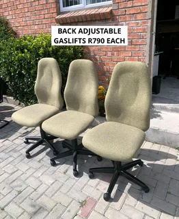 EXCELLENT QUALITY SEATING GAS LIFT HEIGHT ADJUSTABLE BACK ADJUSTABLE CHAIRS