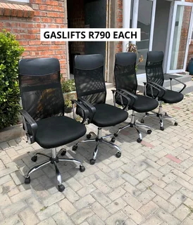 Gas Lift Height Adjustable Chairs
